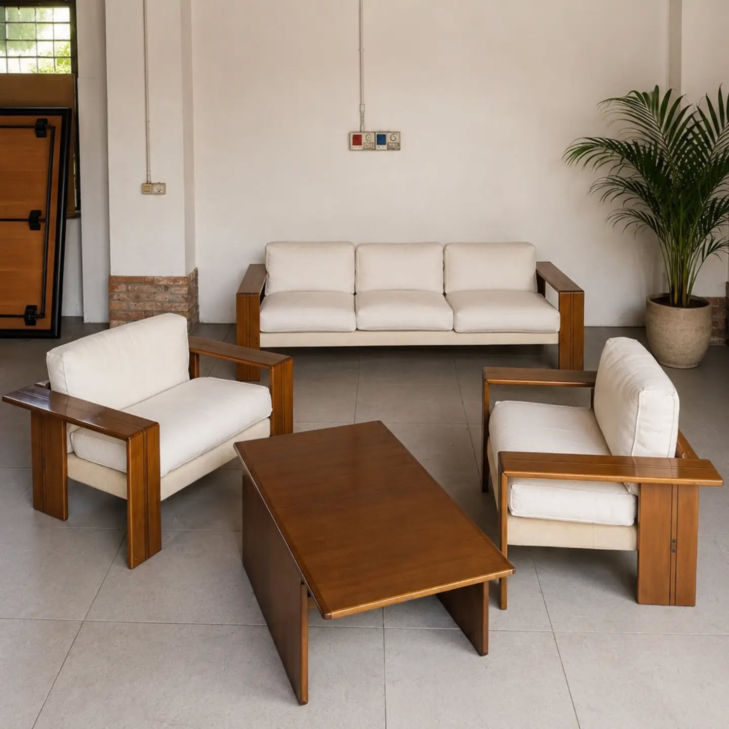exceptional complete Artona living room suite by Tobia Scarpa for Maxalto, comprising the rare three-seat sofa, a matching pair of generous lounge armchairs, and the original coffee table. A beautifully balanced ensemble where sculptural solid wood frames meet refined proportions and timeless Italian craftsmanship. An increasingly elusive opportunity to acquire the set in its entirety. #TobiaScarpa #Maxalto #Artona #ItalianDesign #MidCenturyModern
